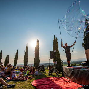 Seifenblasen-Show beim Stadtfest