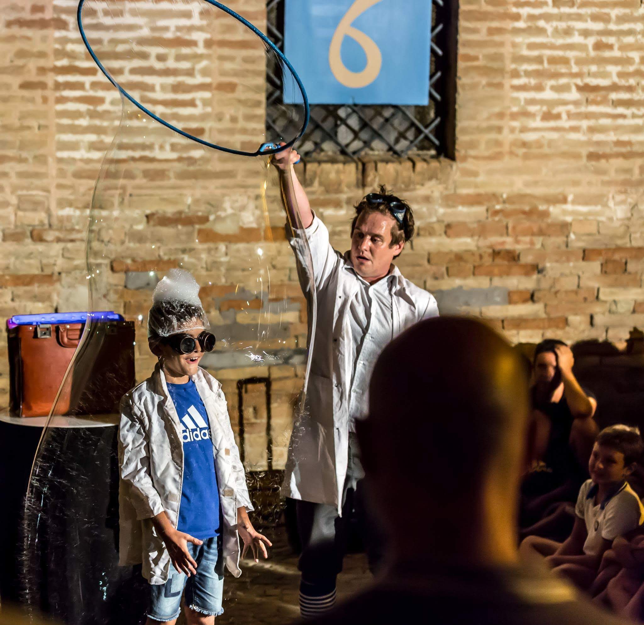Prof. Bubbles bei einem Familienfestival